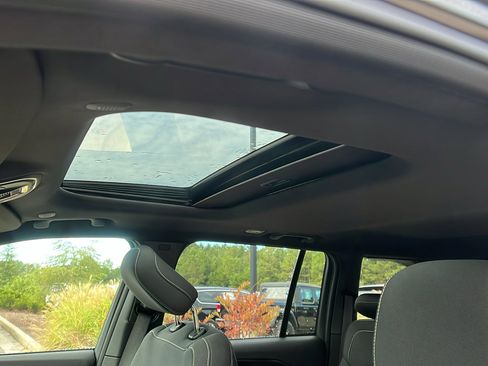 New 2025 Jeep Grand Cherokee 4WD image 19