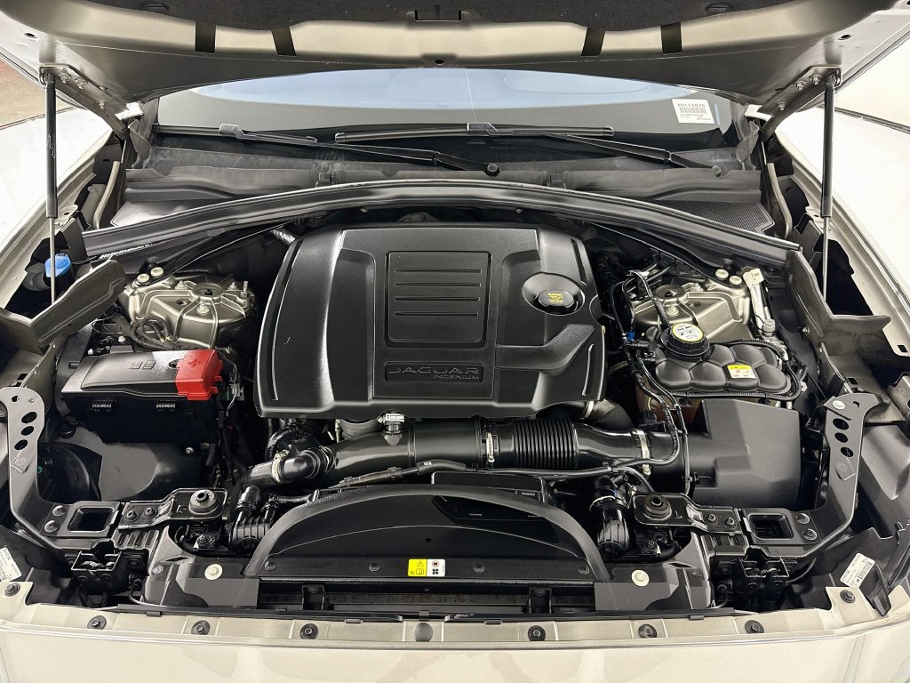 Used 2020 Jaguar F-PACE Prestige AWD/4WD image 29