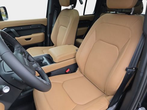 New 2026 Land Rover Defender 110 X-Dynamic SE image 14
