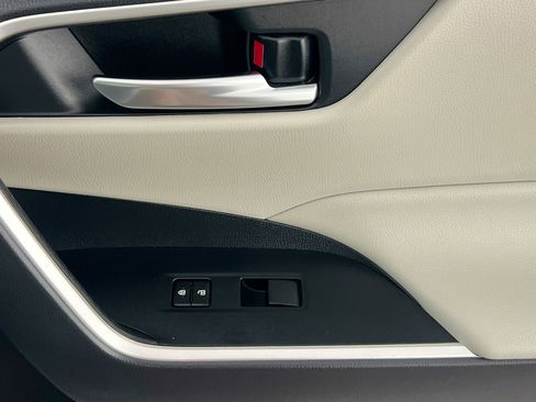 Used 2019 Toyota RAV4 XLE image 32