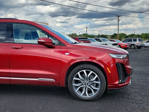 Used 2021 Cadillac XT6 Sport AWD/4WD image 4