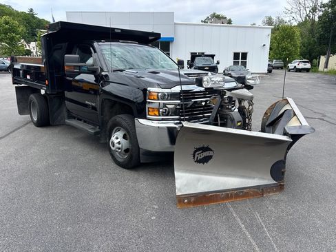 Used 2018 Chevrolet Silverado 3500 W/T w/ WT Convenience Package AWD/4WD image 7