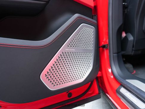 Used 2019 Lamborghini Urus image 35