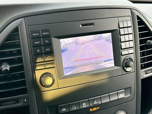 Used 2018 Mercedes-Benz Metris Passenger image 13