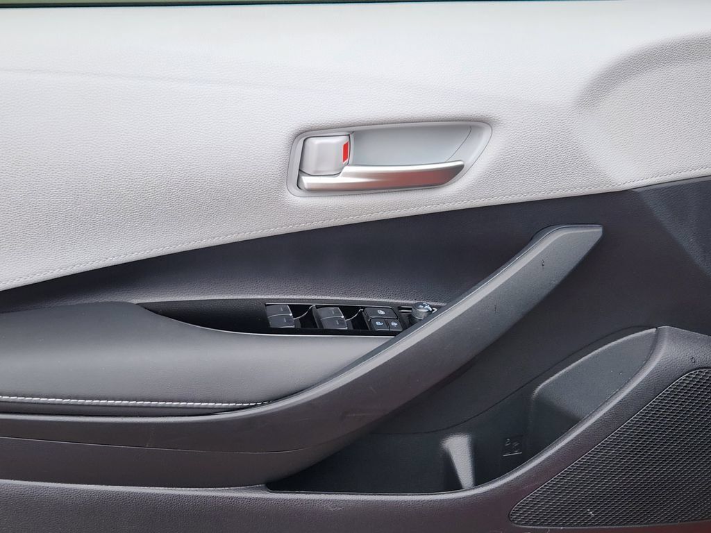 Used 2025 Toyota Corolla SE FWD image 22