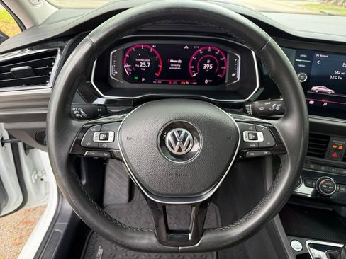 Used 2019 Volkswagen Jetta SEL w/ Cold Weather Package image 18