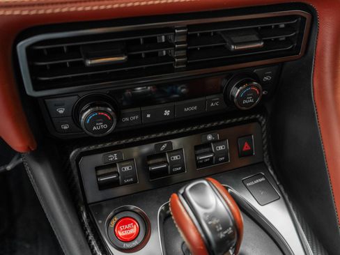 Used 2021 Nissan GT-R Premium AWD/4WD image 29
