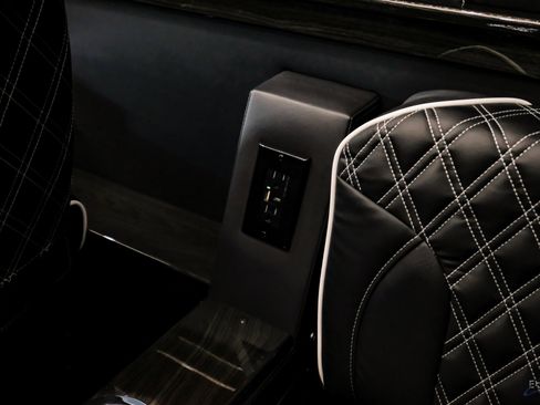 Used 2024 Mercedes-Benz Sprinter 3500 image 92