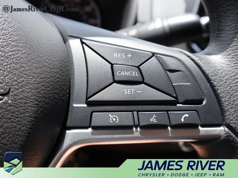 Used 2025 Nissan Altima 2.5 SV FWD image 27