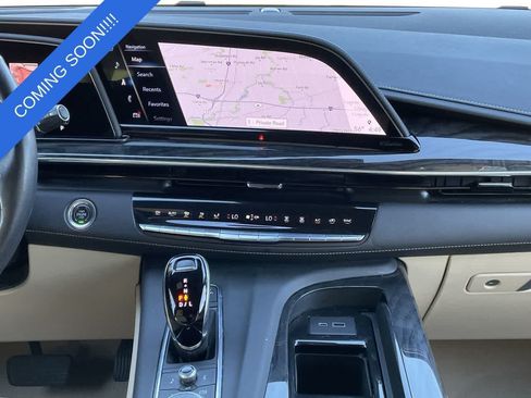 Used 2021 Cadillac Escalade ESV Premium Luxury AWD/4WD image 13