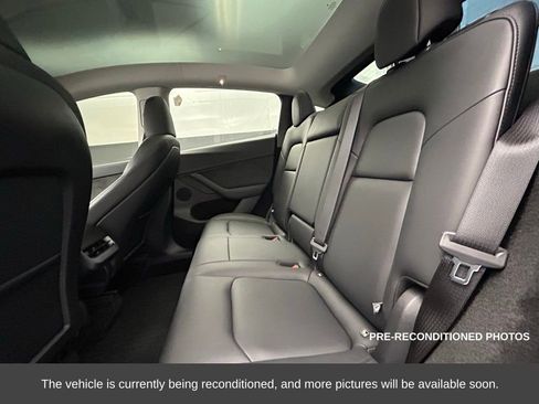 Used 2025 Tesla Model Y Long Range image 12