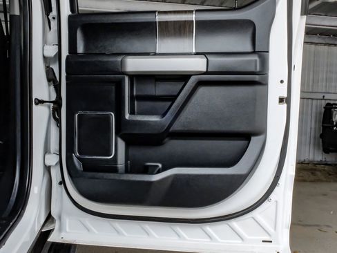 Used 2021 Ford F350 Lariat w/ Chrome Package image 48