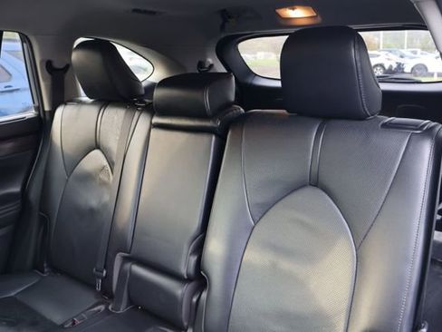 Used 2022 Toyota Highlander Limited AWD/4WD image 10