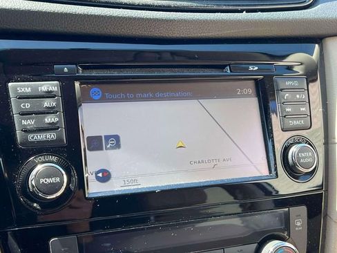 Used 2017 Nissan Rogue SV w/ SV Premium Package image 31