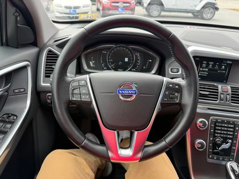 Used 2015 Volvo XC60 T5 Platinum image 24