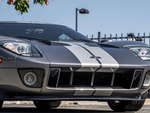 Used 2006 Ford GT image 75