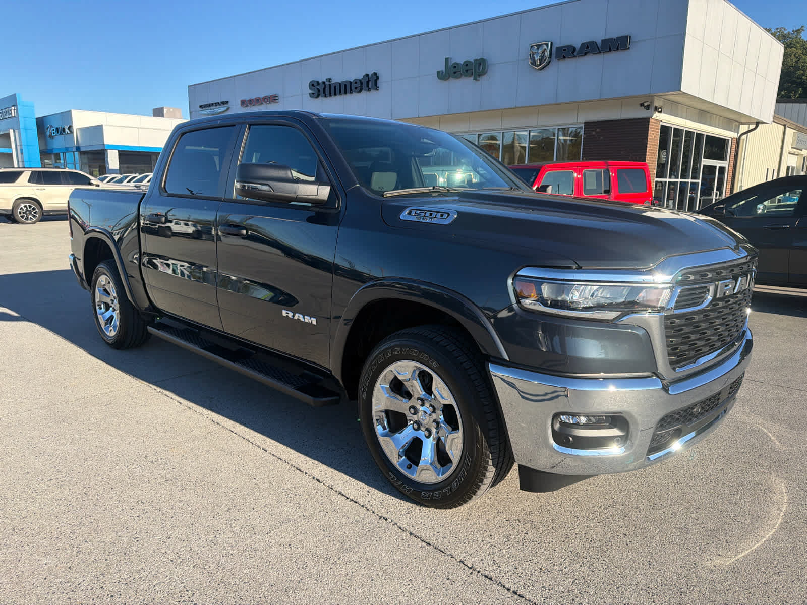 Used 2025 RAM 1500 Big Horn AWD/4WD image 4
