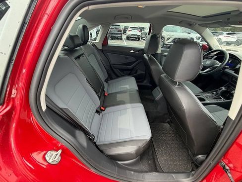 Used 2025 Volkswagen Jetta SE FWD image 21