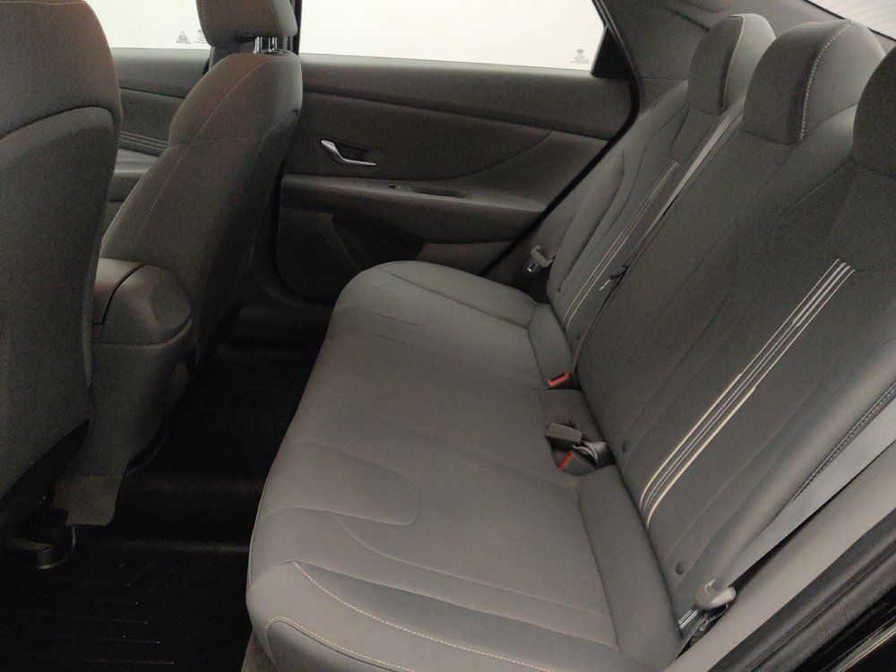 Used 2023 Hyundai Elantra SEL w/ Convenience Package FWD image 18