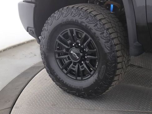 Used 2024 Chevrolet Silverado 2500 ZR2 w/ LPO, Dark Essentials Package AWD/4WD image 13