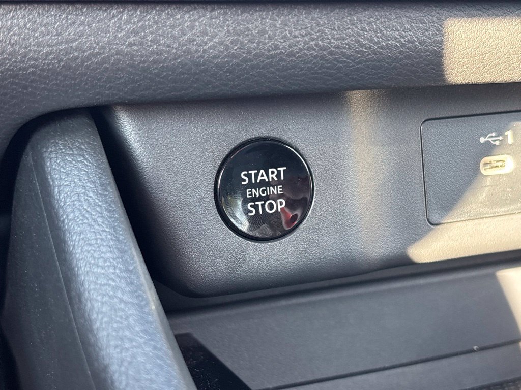 Certified 2026 Nissan Rogue SV FWD image 28