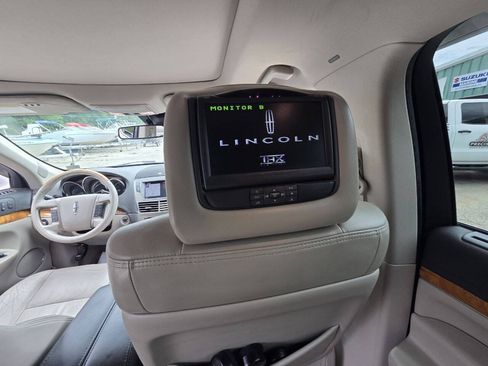 Used 2011 Lincoln MKT AWD w/ 101A Rapid Spec Order Code image 20