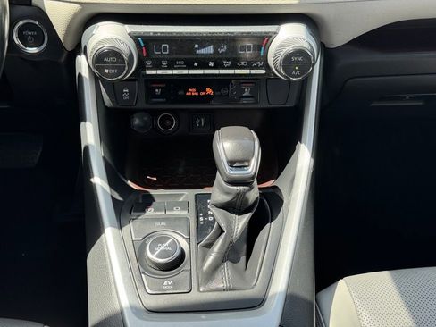 Used 2023 Toyota RAV4 Limited image 22