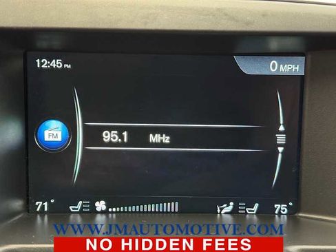 Used 2016 Volvo XC60 T6 w/ Proximity Package image 32