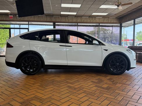 Used 2023 Tesla Model X AWD/4WD image 10
