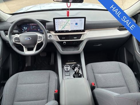 Used 2025 Ford Explorer Active AWD/4WD image 15