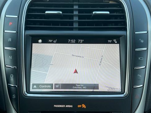 Used 2017 Lincoln MKX Reserve FWD image 28