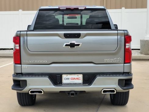 Used 2025 Chevrolet Silverado 1500 High Country AWD/4WD image 5
