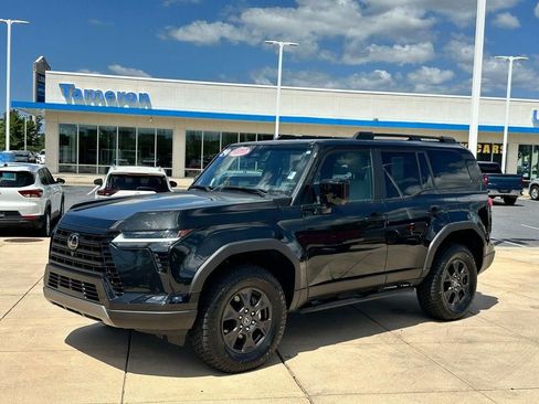 Used 2024 Lexus GX 550 image 4