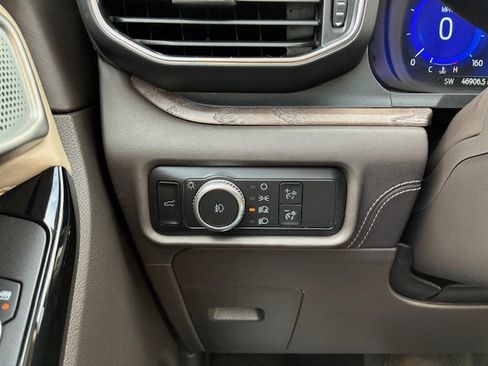 Used 2021 Ford Explorer Platinum w/ Equipment Group 601A image 30