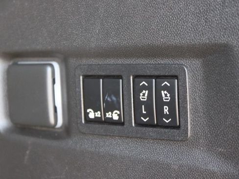 Used 2022 GMC Yukon Denali AWD/4WD image 48