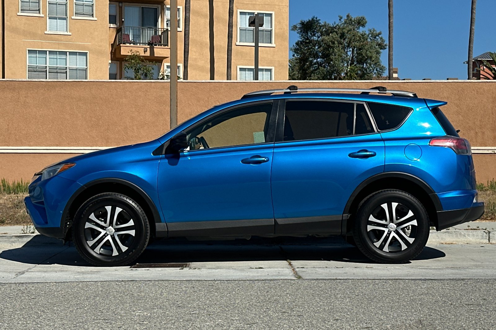 Used 2016 Toyota RAV4 LE FWD image 7
