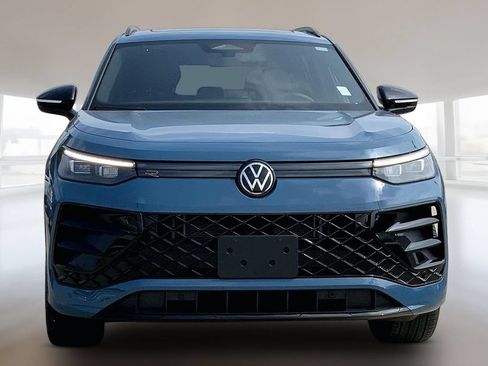 Certified 2025 Volkswagen Tiguan SE R-Line AWD/4WD image 3