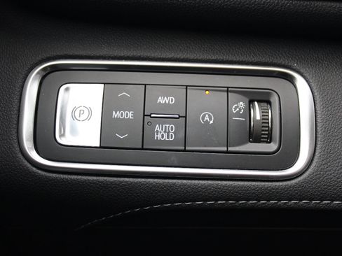 Certified 2025 Buick Enclave Sport Touring w/ Power Package image 24