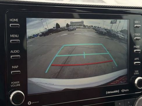 Used 2022 Toyota Highlander XSE FWD image 16