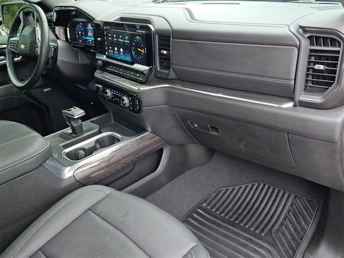 Used 2024 Chevrolet Silverado 1500 LTZ w/ LTZ Premium Package image 25