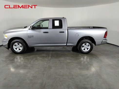Used 2024 RAM 1500 Classic SLT AWD/4WD image 4