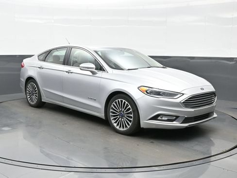 Used 2018 Ford Fusion Titanium FWD image 8