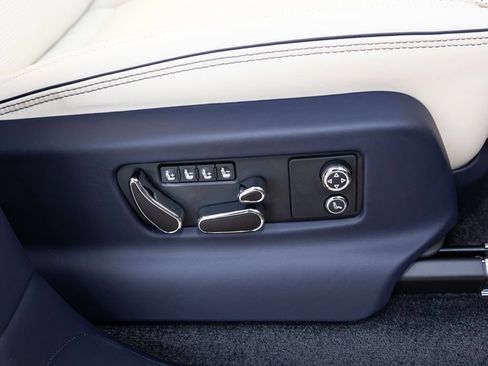 Used 2023 Bentley Bentayga AWD/4WD image 80