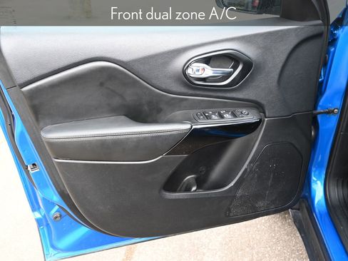 Used 2023 Jeep Cherokee Altitude Lux image 7