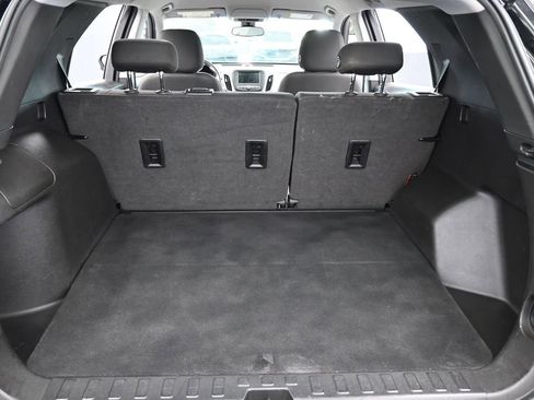 Used 2020 Chevrolet Equinox LS image 32