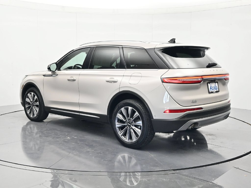 Used 2022 Lincoln Corsair Reserve w/ Equipment Group 201A FWD image 7