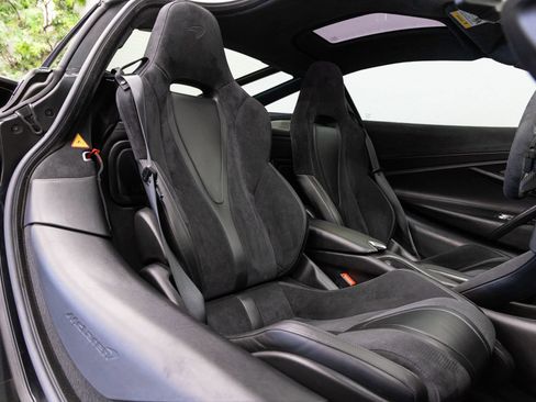 Used 2018 McLaren 720S Performance image 18