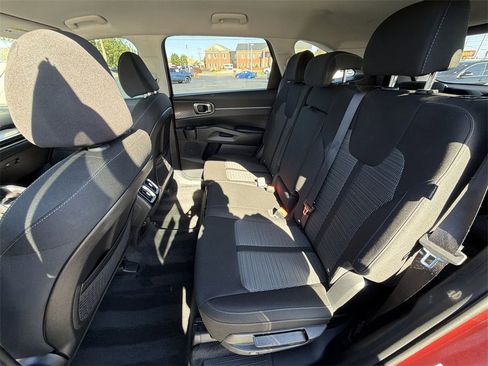 Used 2025 Kia Sorento LX image 20