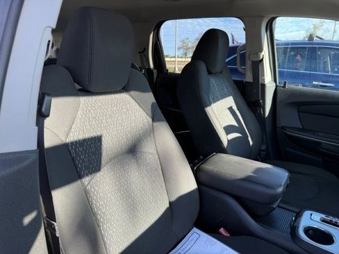 Used 2012 GMC Acadia SLE image 12