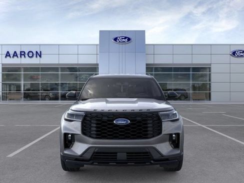 New 2025 Ford Explorer ST-Line w/ Premium Package RWD image 34
